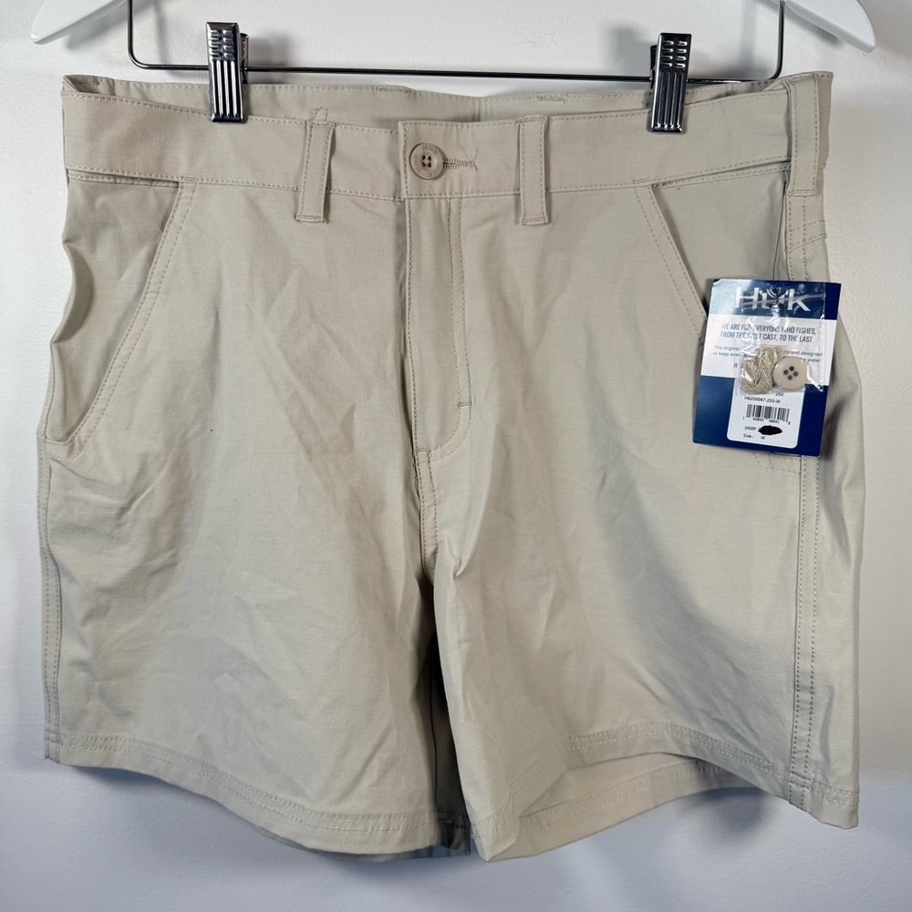 Huk NXTLVL Shorts Khaki Beige Men’s Size M Performance Fishing Quick Dry Stretch